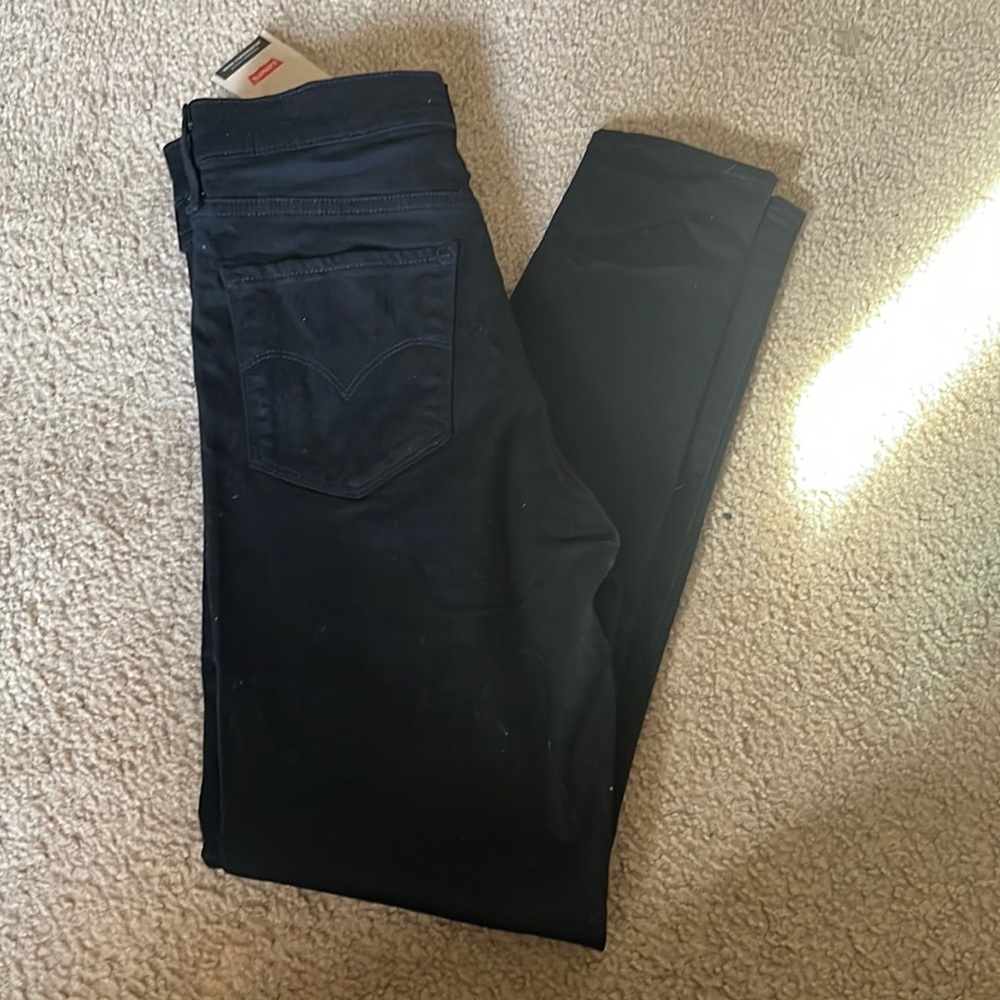 NWT Levi’s high rise super skinny Jeans